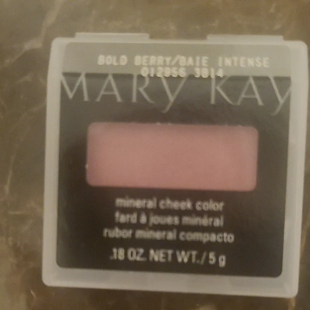 Mary Kay Mineral Cheek Color in Intense Bold Berry
